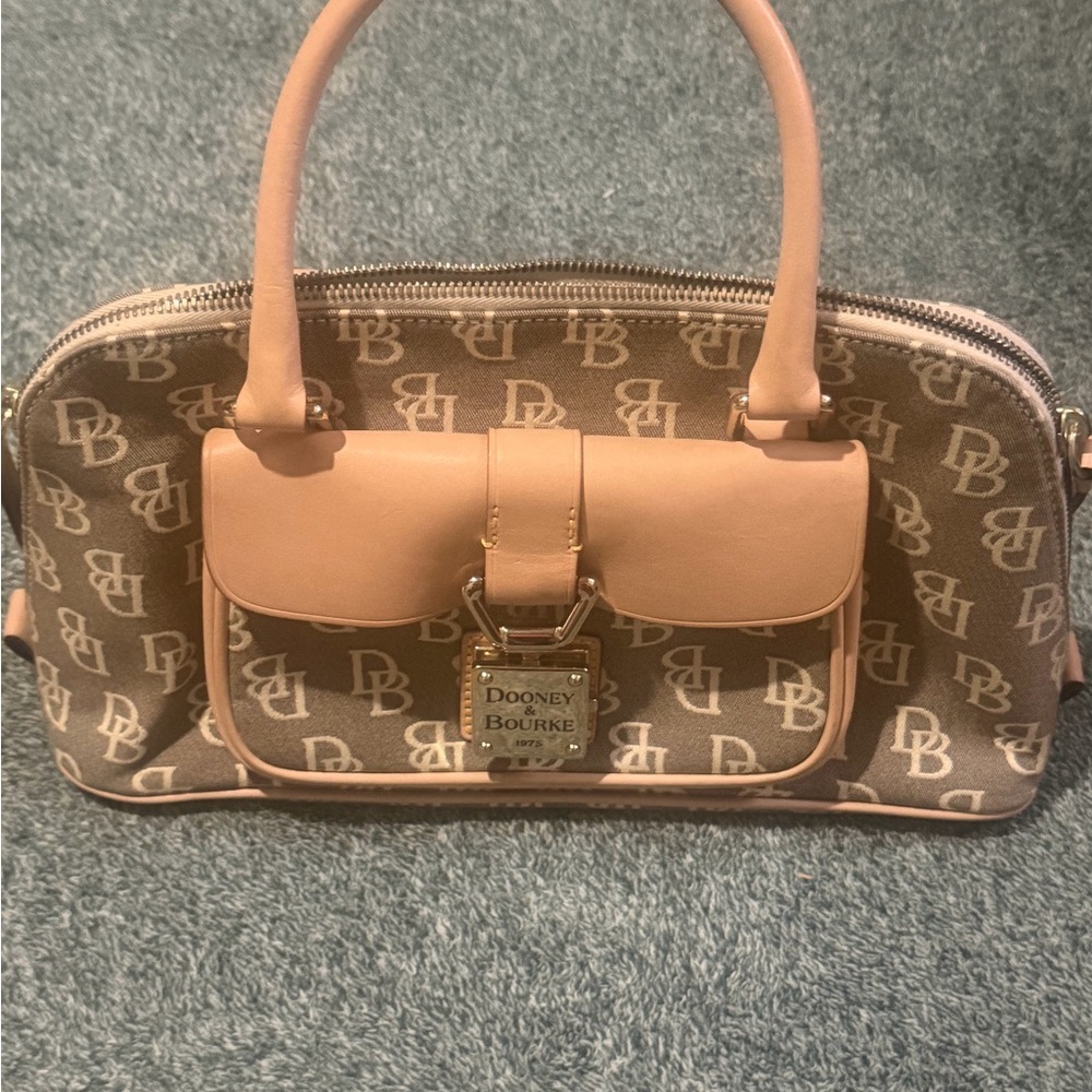 Dooney & Bourke